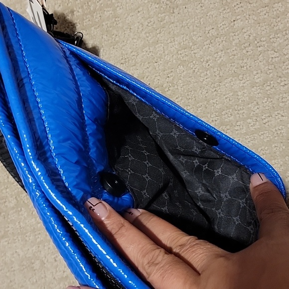 NWT BCBGeneration 2 in 1 Crossbody Puffer Bag, Blue - Picture 6 of 11